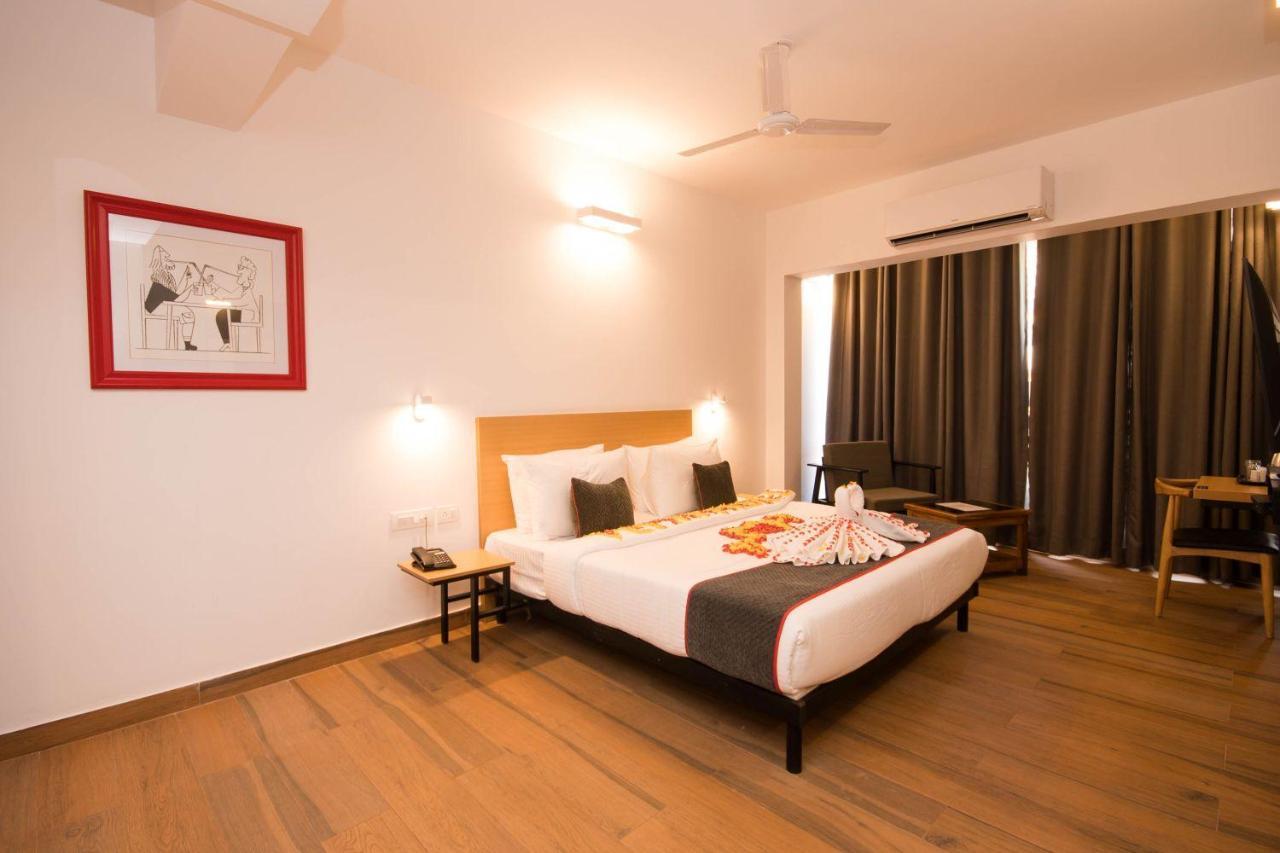 Hotel Vemara ปณชี ภายนอก รูปภาพ