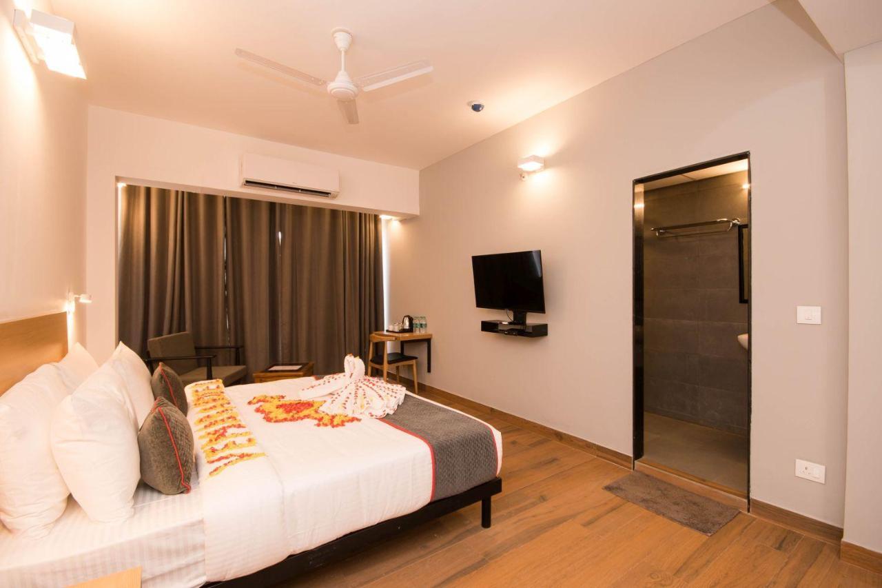 Hotel Vemara ปณชี ภายนอก รูปภาพ