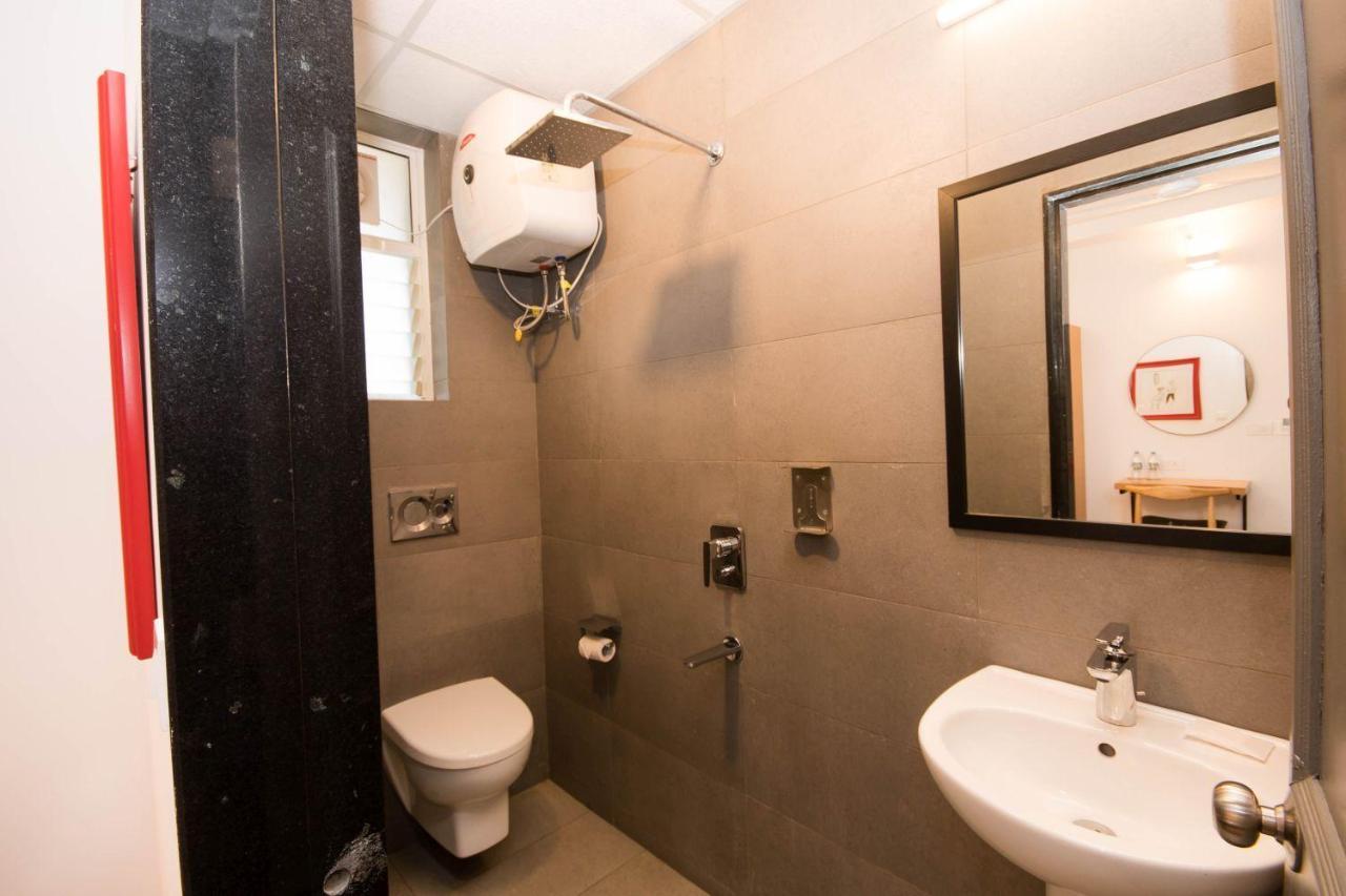Hotel Vemara ปณชี ภายนอก รูปภาพ